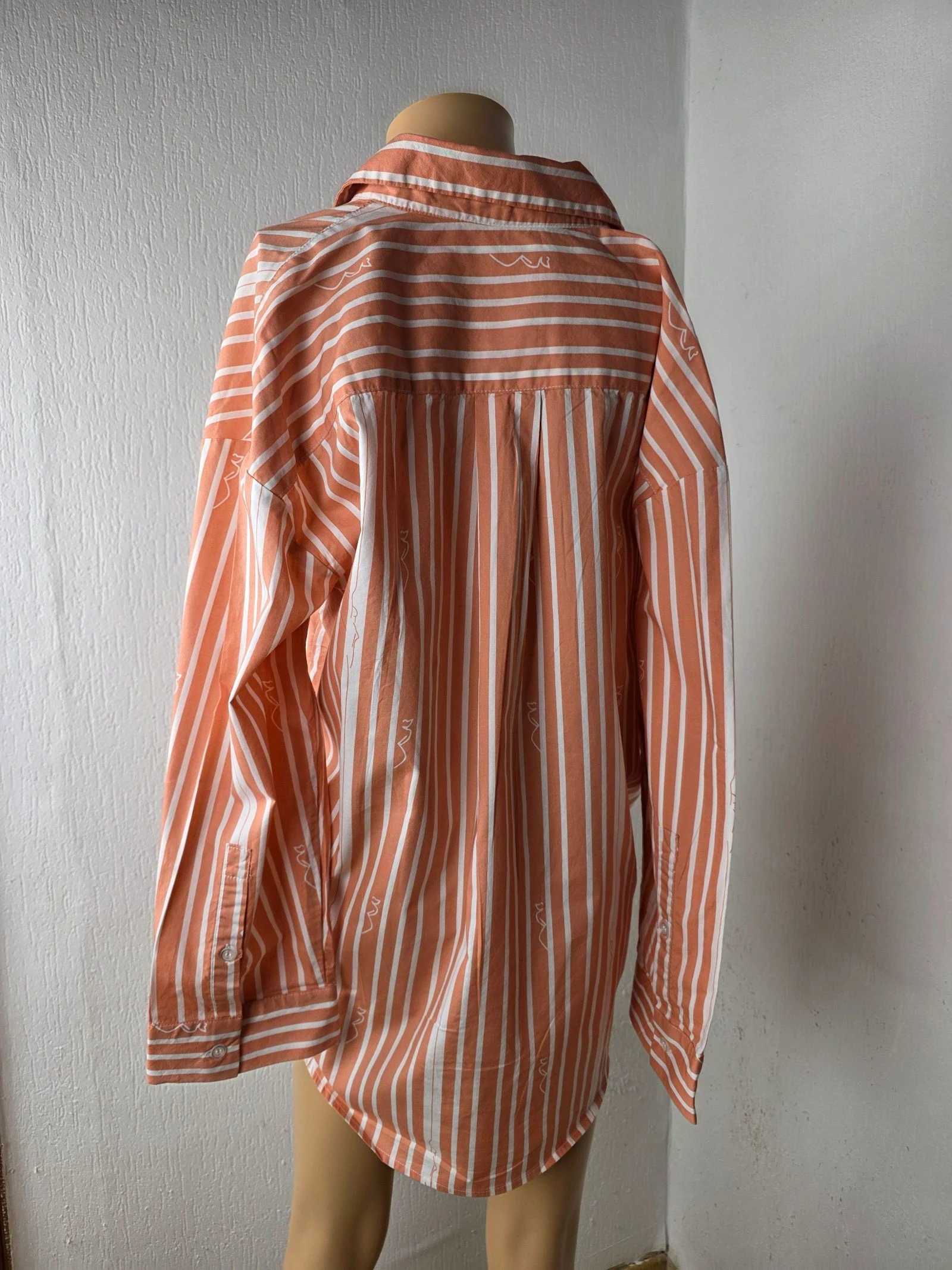 Linda camisa oversize listrada colaboração Ginger Box x IKA Paris Tamanho único – photo 2